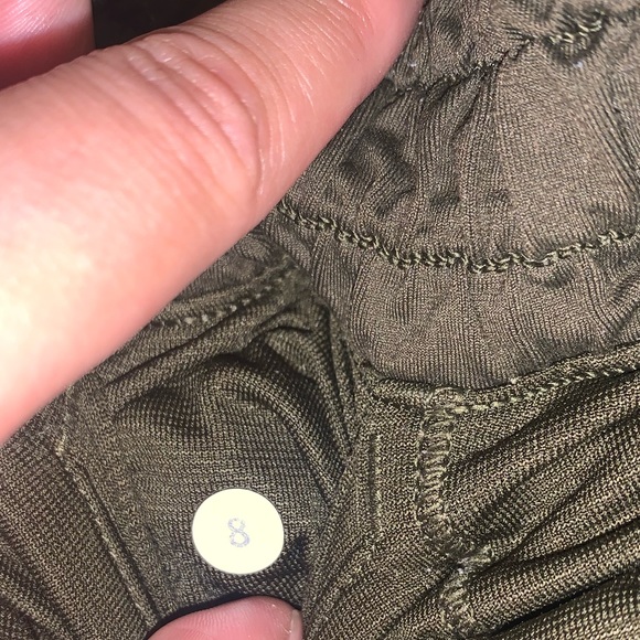 SOLD Lululemon Hotty Hot - Picture 5 of 6